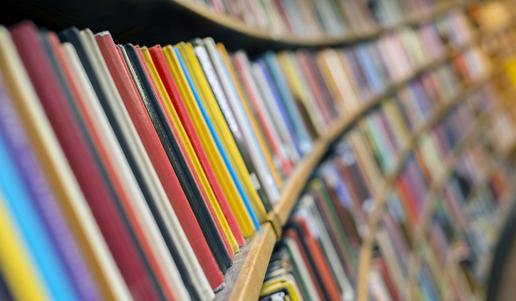 Velký literární bazar - prodej knih od pondělí do středy