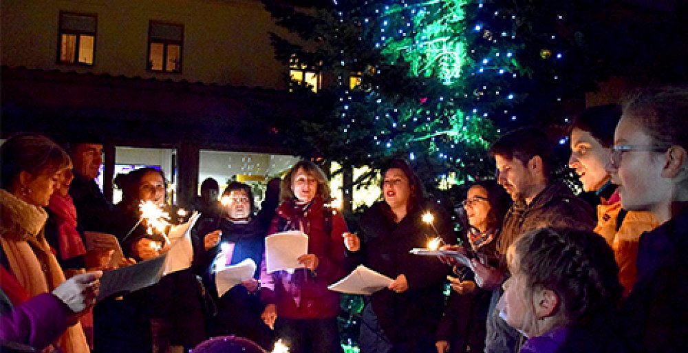 Slavnostní rozsvícení stromu v Michelském dvoře aneb adventní setkání v Sue Ryder