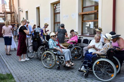 Nakrm draka - středověké odpoledne