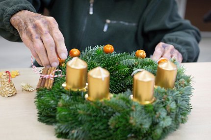 Když má člověk oporu, zvládne i velké adventní věncování