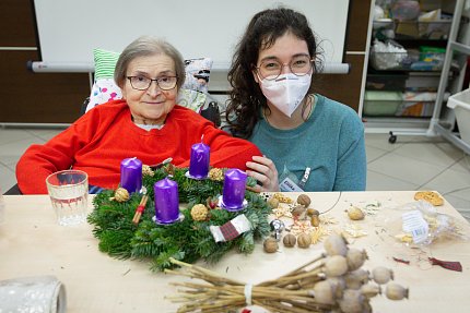 Když má člověk oporu, zvládne i velké adventní věncování