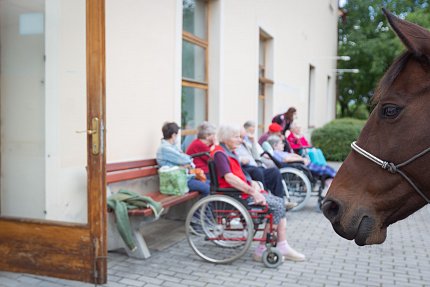 Když Sagi zavřel oči, byl možná s lidmi na nějaké zvláštní hlubší vlně...