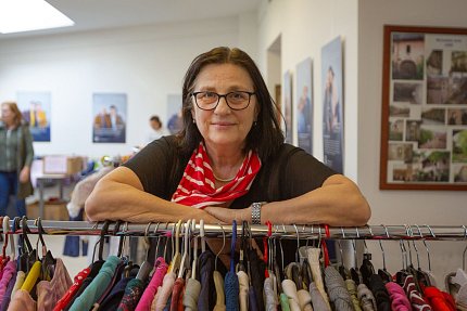 20. dobročinný bazárek Sue Ryder: příběh dobrovolnictví, který pokračuje