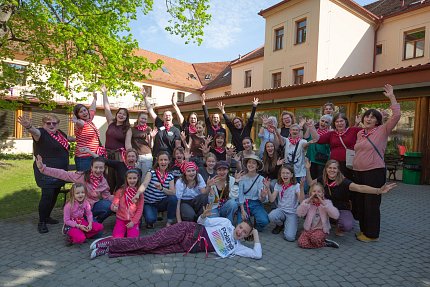 20. dobročinný bazárek Sue Ryder: příběh dobrovolnictví, který pokračuje