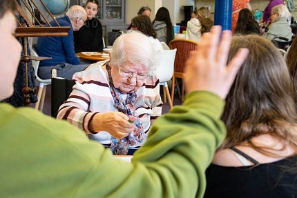 Velikonoční setkání seniorů a studentů