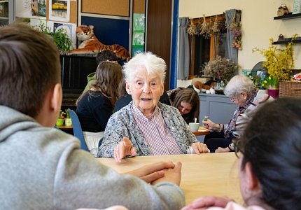 Velikonoční setkání seniorů a studentů