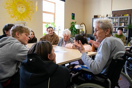 Velikonoční setkání seniorů a studentů