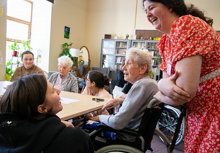 Velikonoční setkání seniorů a studentů