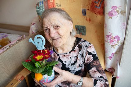 "Ženy jsou jako květiny – každá je krásná svým vlastním způsobem.“ I když je jí třeba 105 let…