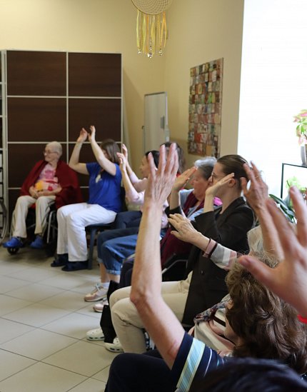 V Sue Ryder roztančíme boky i kolečka 