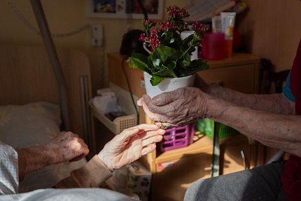 8. březen se stal dárkem pro všechny obyvatelky domova pro seniory v Sue Ryder