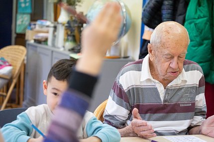 Mezigenerační setkávání dětí z MŠ a seniorů