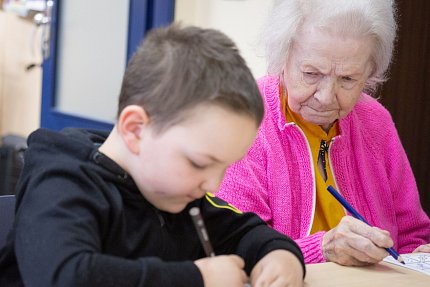 Mezigenerační setkávání dětí z MŠ a seniorů