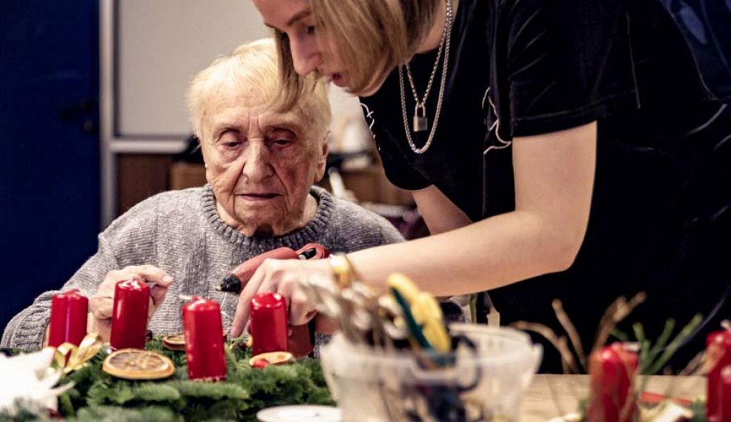 Fotogalerie z aktivizace klientů: Tvoření adventních věnců