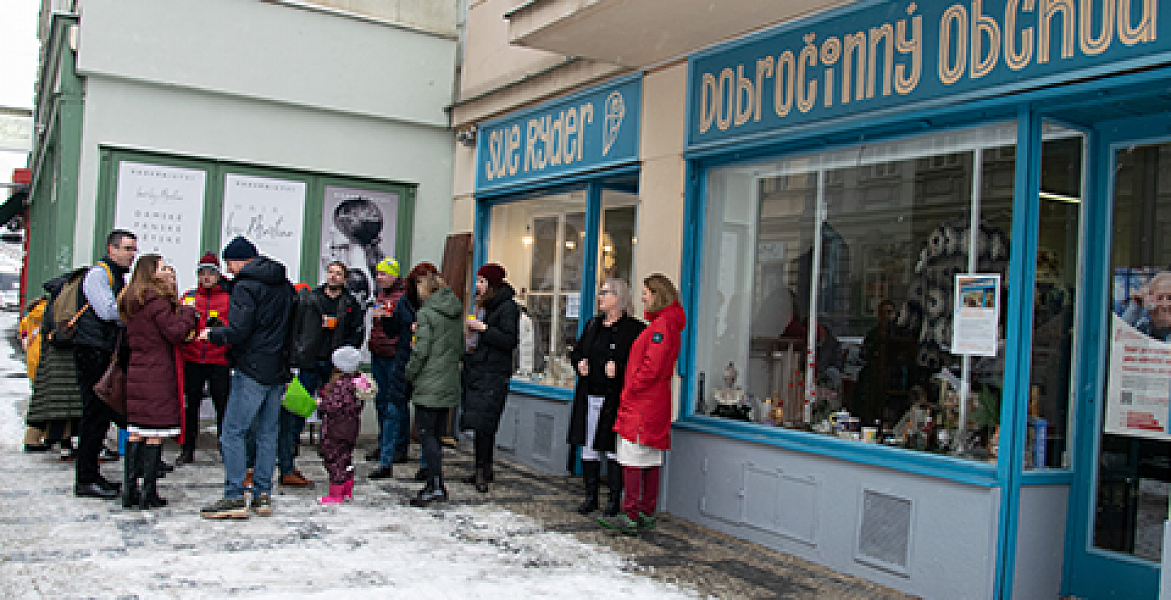 Fotogalerie: Otevřeli jsme 8. dobročinný obchod Sue Ryder - Preslovku na Smíchově!